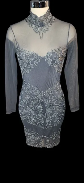 Robe élégante brodée argentée – parfaite pour soirée ou cérémonie