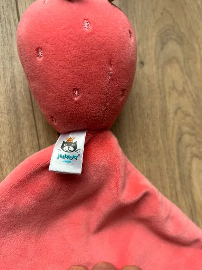 Doudou plat fraise jellycat - photo numéro 4