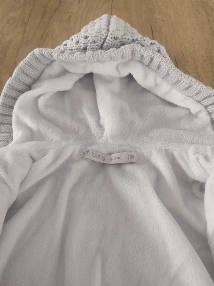 Gilet épais fille gris clair pailletté doublé polaire taille 6 mois Gémo - photo numéro 2