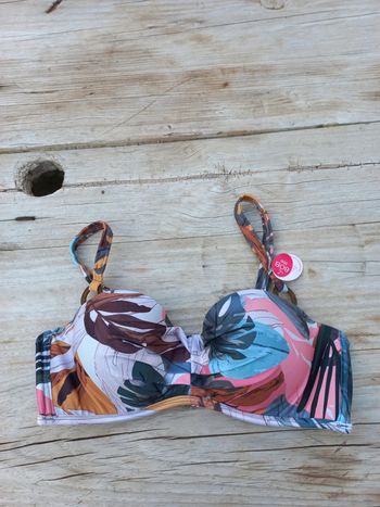 Maillot de bain une pièce neuf .