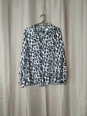Blouse motif leopard