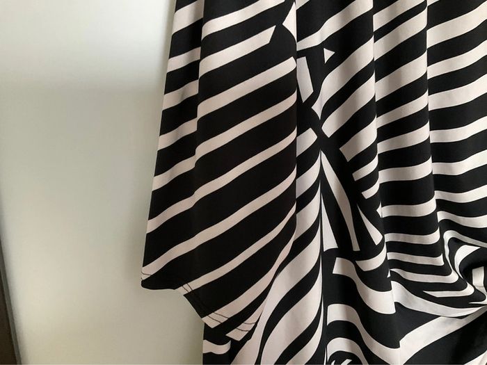 Robe noir et blanche MS Mode - photo numéro 5