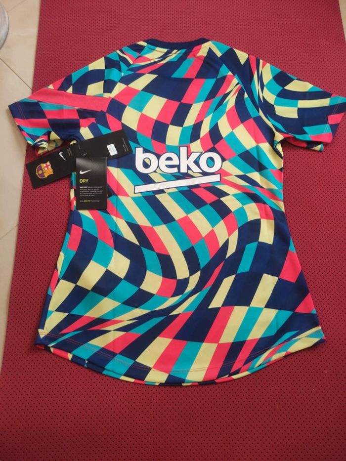 Maillot de foot FC Barcelone, Nike Authentique Officiel taille enfant fille 12/13 ans, Neuf - photo numéro 9