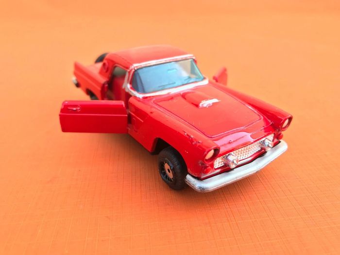 Voiture miniature Ford Thunderbird (1956) - photo numéro 5