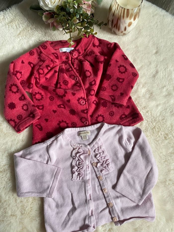🌸 Lot de 5 gilets fille – Taille 6 mois  TBE 🌸 - photo numéro 4