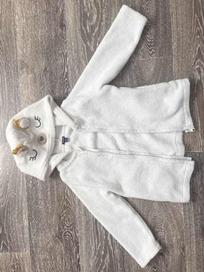 Veste en peluche blanche 4-5 ans (Kiabi) - photo numéro 3