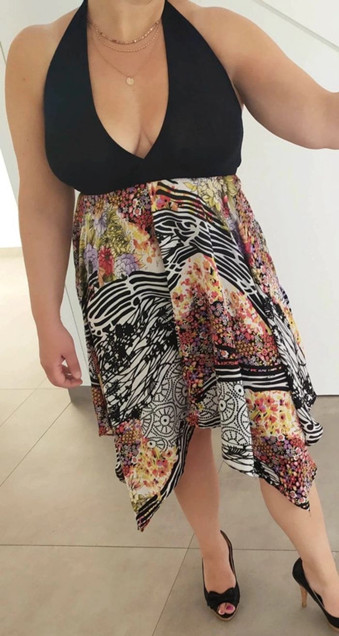 Robe dos nu noire et multicolore taille L