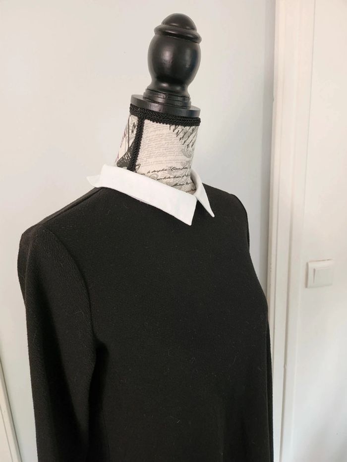 Magnifique Robe noir Col Claudine de marque Zara et de taille 38 - photo numéro 2