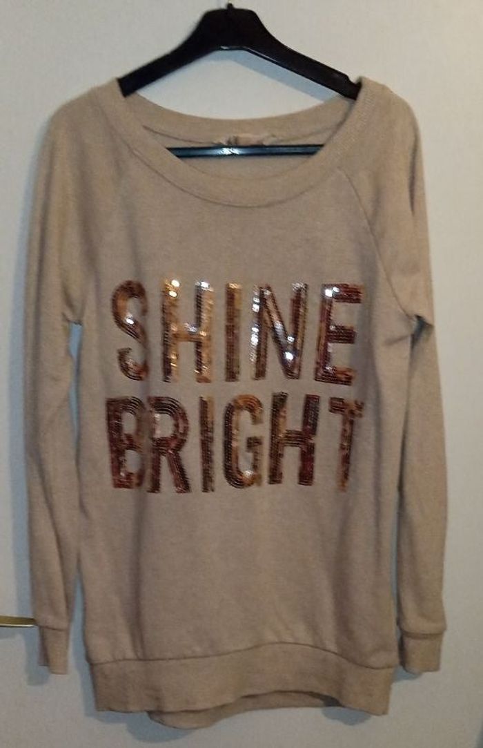 Sweat long H&M beige écriture pailletté rose