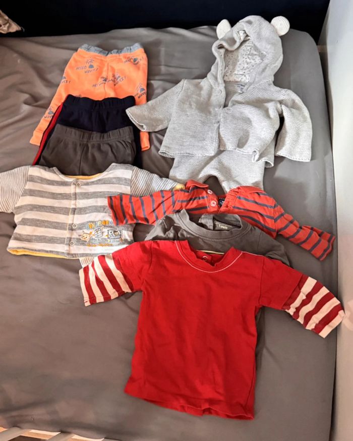 Lot vêtements 1 mois garçon - photo numéro 3