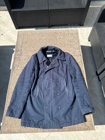 Manteau Lacoste bleu marine – Taille M – Élégant et sobre