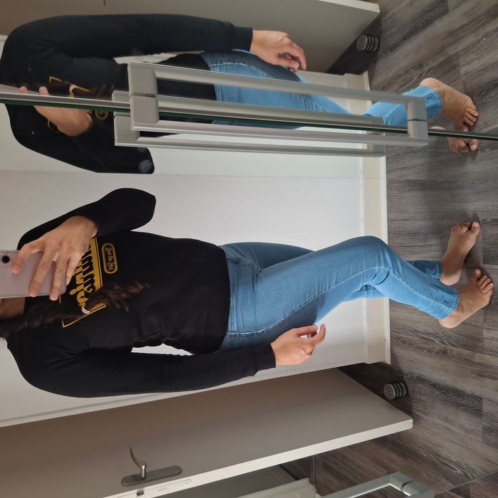 Sweat noir avec inscription "Feminist" en jaune - Manches longues - Taille XS - Jennifer - photo numéro 4