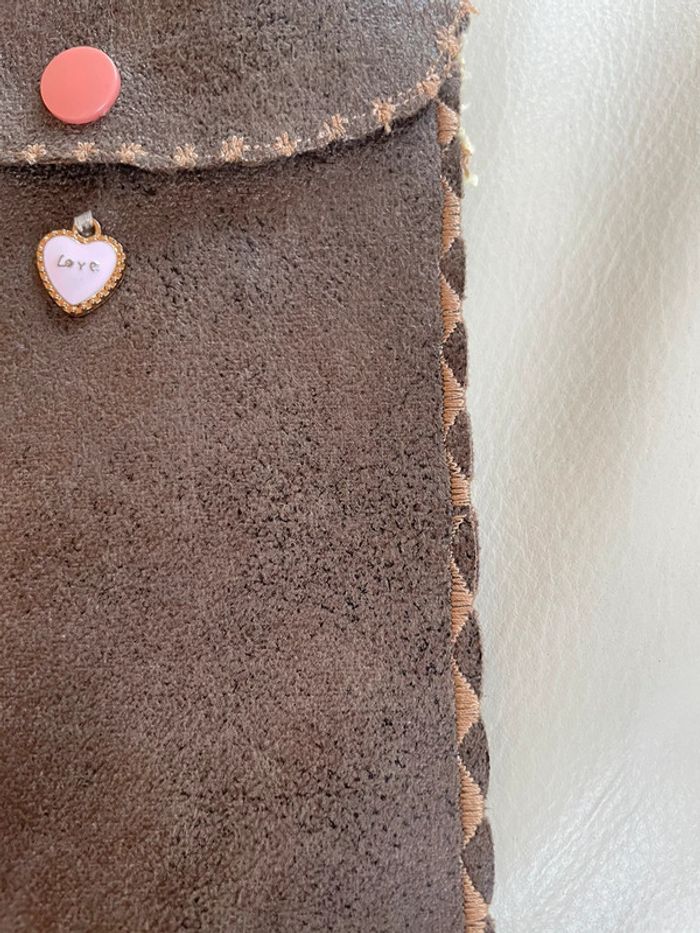 Joli pochette sac bandoulière pour 📞 portable neuve en suédine marron - photo numéro 13