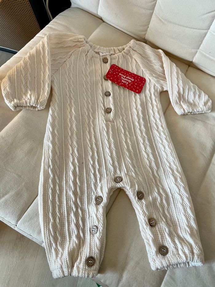 Combinaison bébé mixte neuve - photo numéro 2