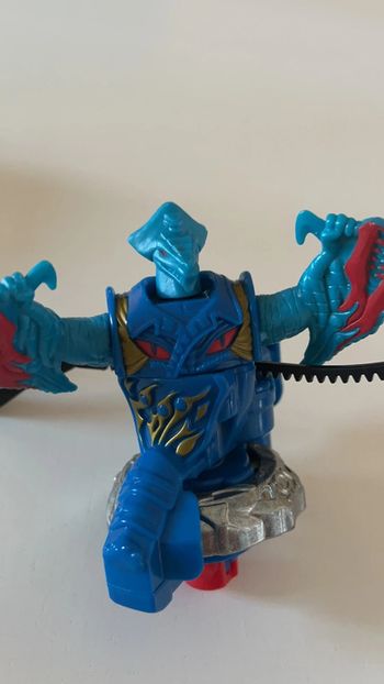 Toupie dragon de tomy