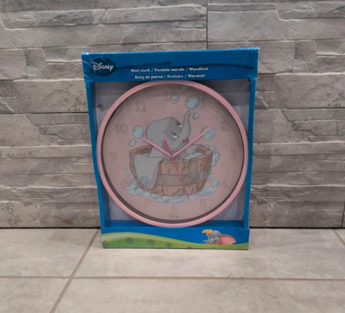 Horloge pendule murale Disney Dumbo