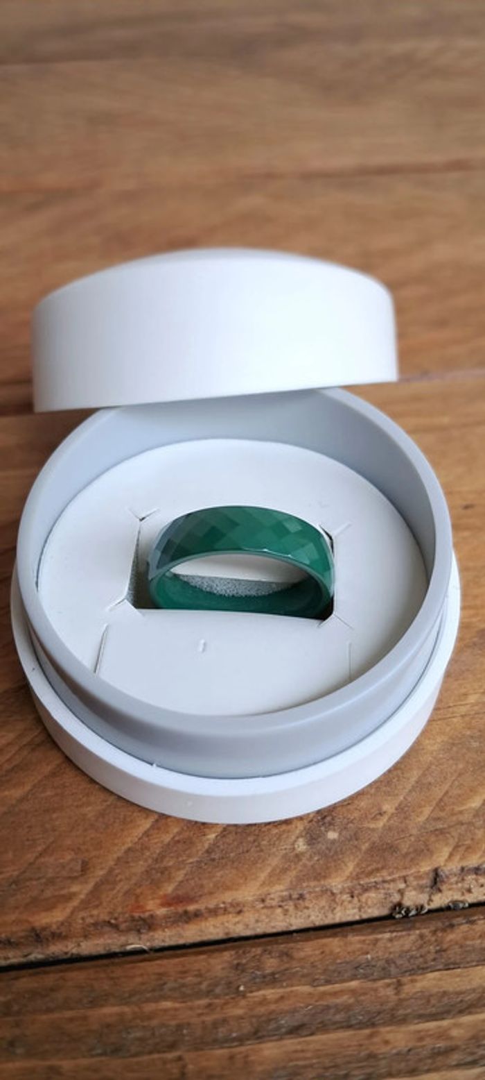 Bague / Anneau facetté large en Céramique Vert sapin - photo numéro 4