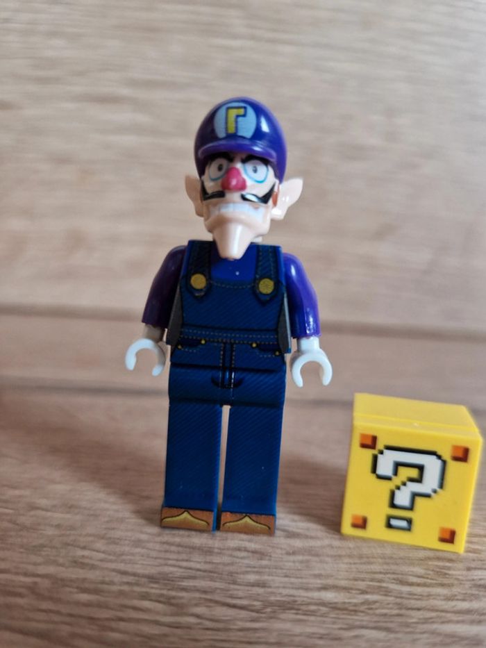 Figurine type lego Waluigi / Super Mario - photo numéro 2