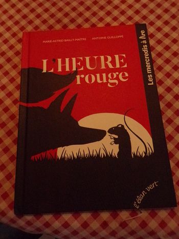 Livre L'Heure rouge Les mercredi à lire