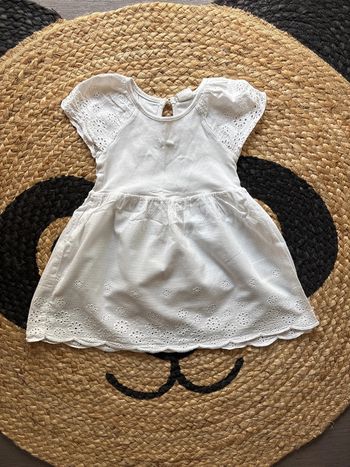 Jolie robe blanche 18 mois