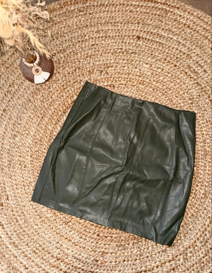 Jupe en cuir taille 40