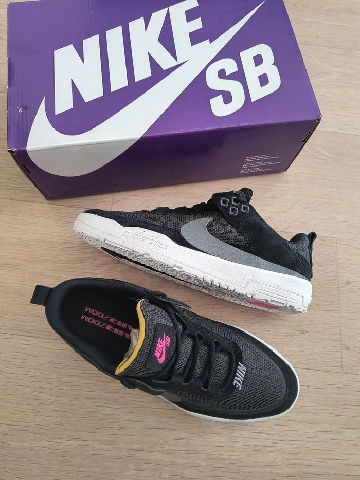 Baskets chaussures Nike SB day one taille 38.5 unisex neuves - photo numéro 5