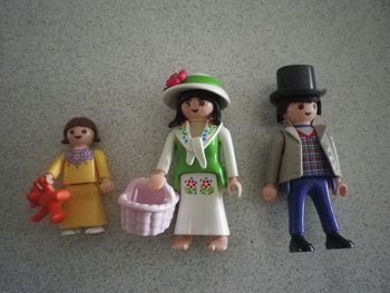 FAMILLE PLAYMOBIL