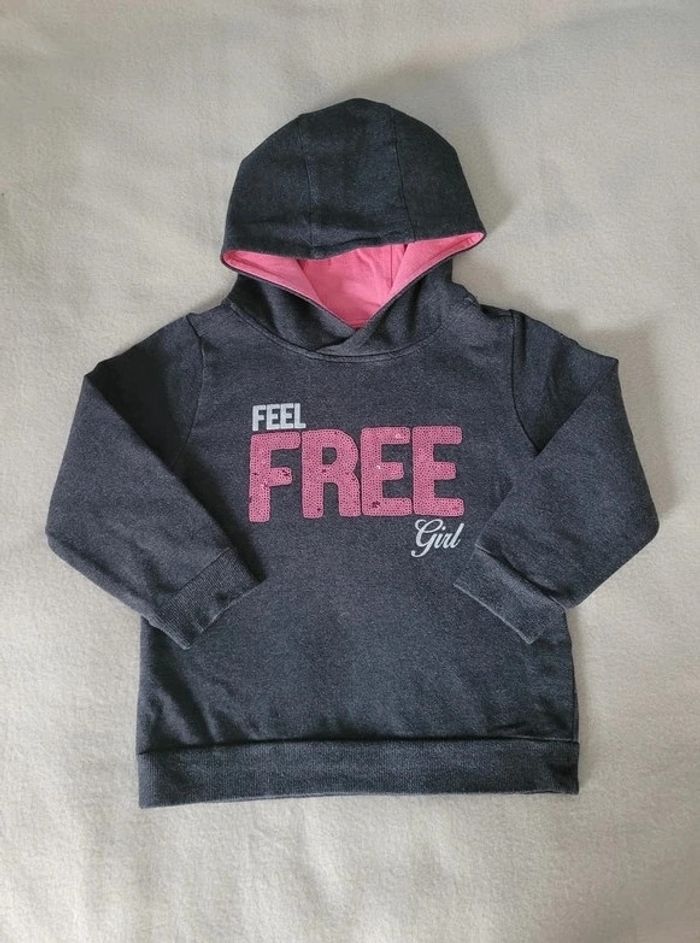 pull à capuche 5 ans neuf