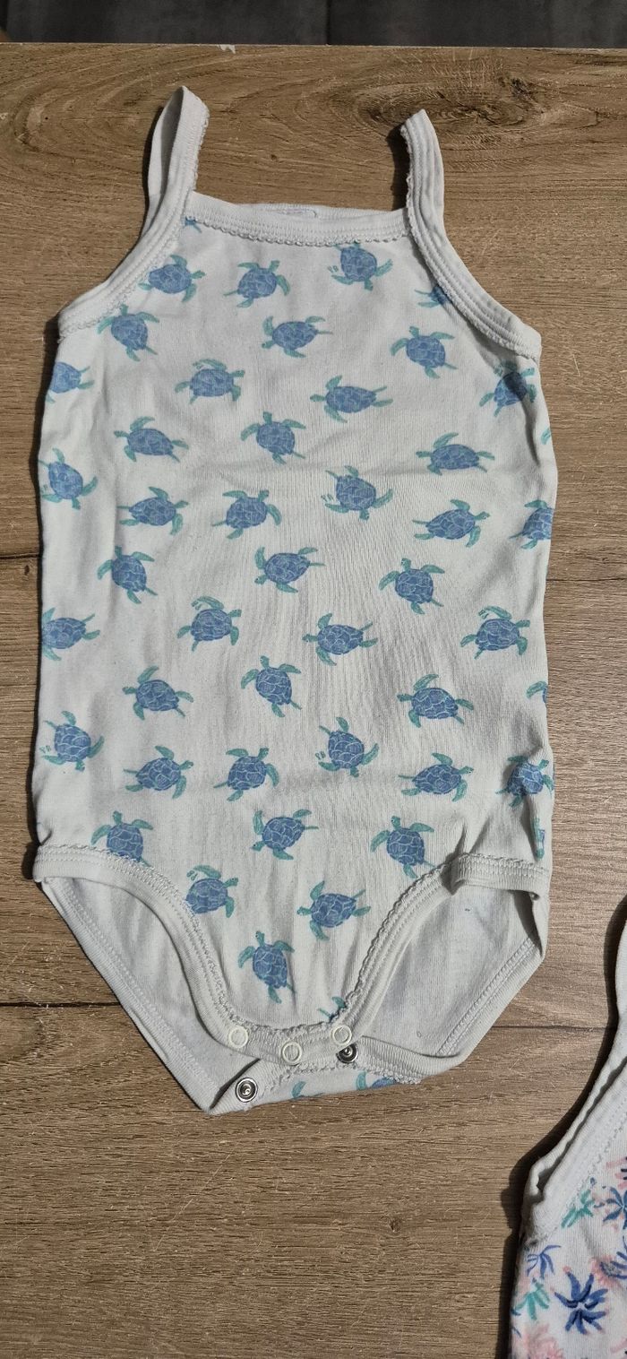 Lot bodies bretelles Petit Bateau 24 mois - photo numéro 3