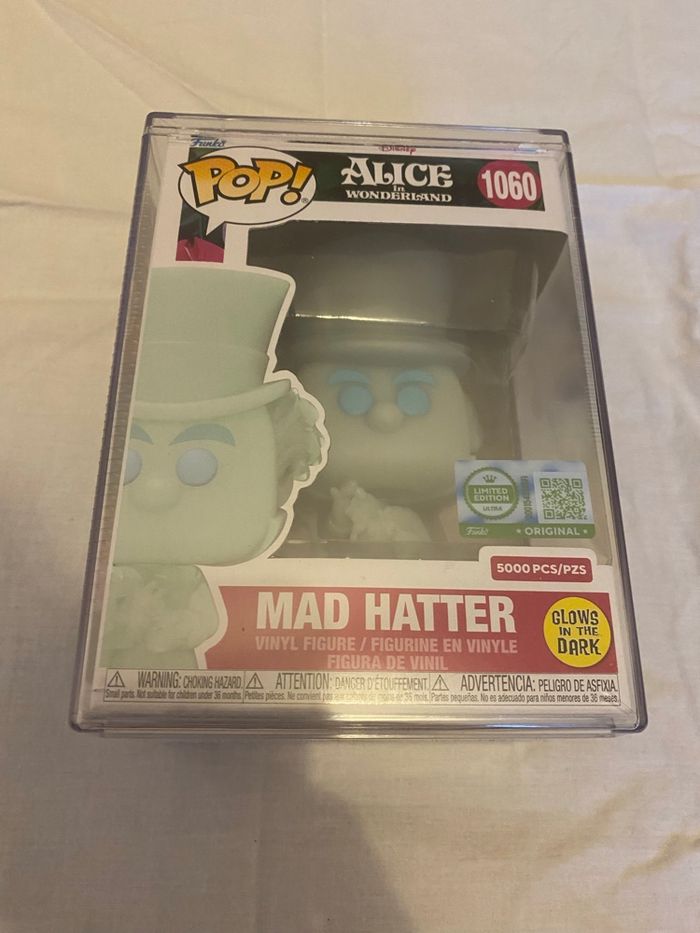 Funko Pop! Mad Hatter Glow in the Dark – Alice in Wonderland -#1060 - photo numéro 9
