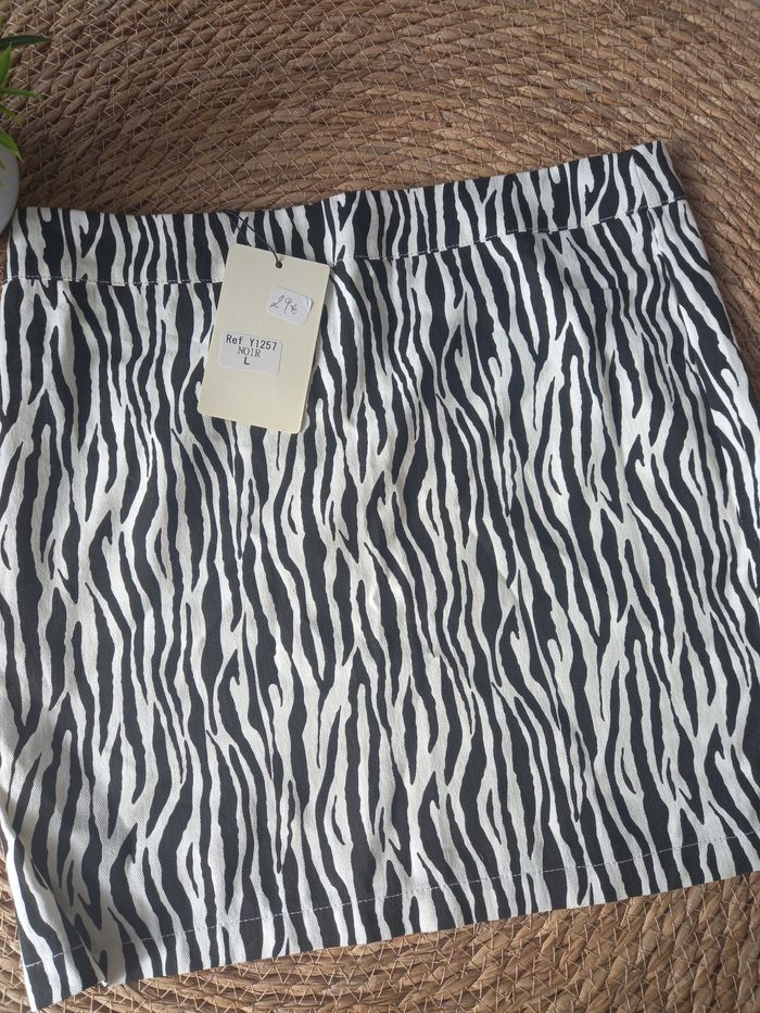 Jupe à motif zèbre  - Ivivi - Taille 40 - photo numéro 2