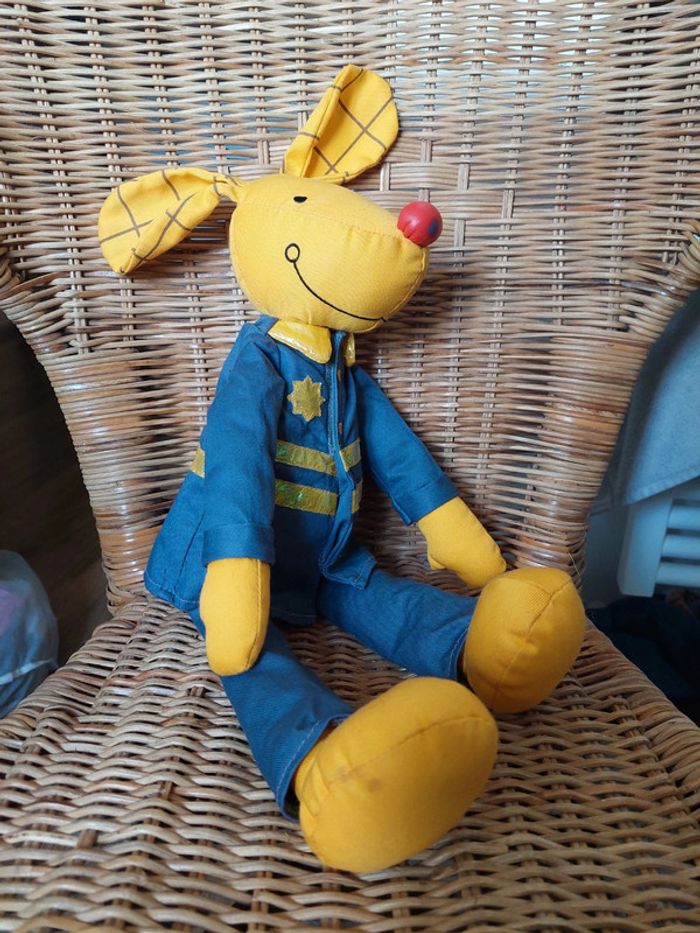 Bawi Le petit nouveau - peluche chien jaune policier