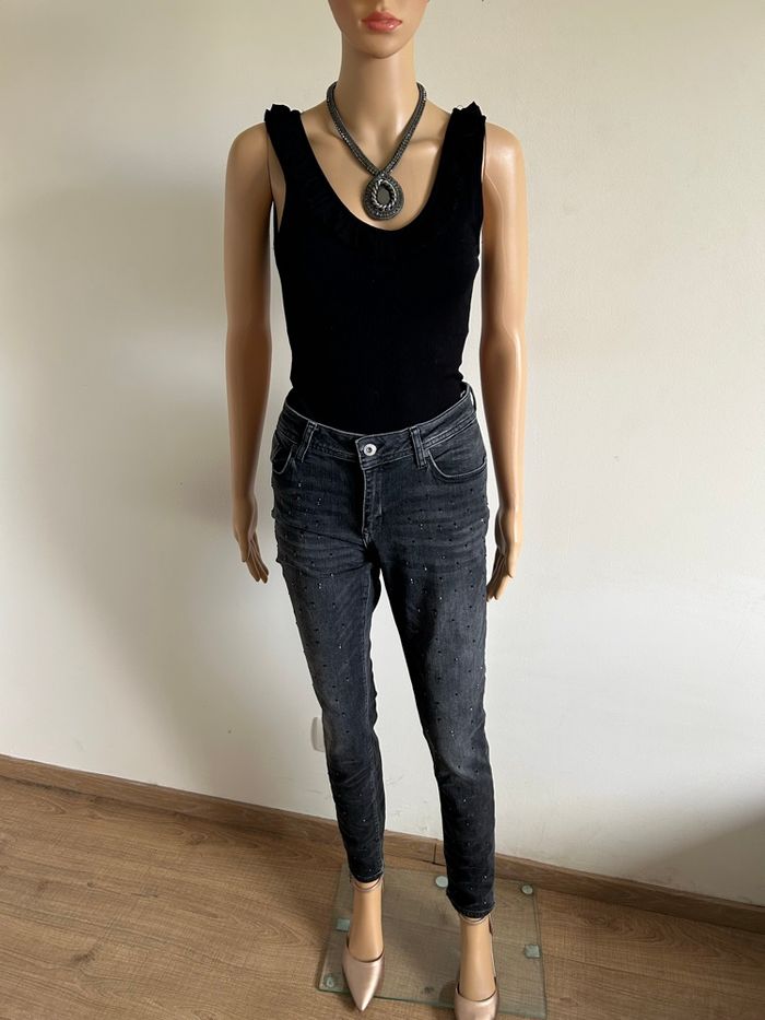 Jean noir délavé avec strass Kaporal taille W32 et L32 TBE - photo numéro 3