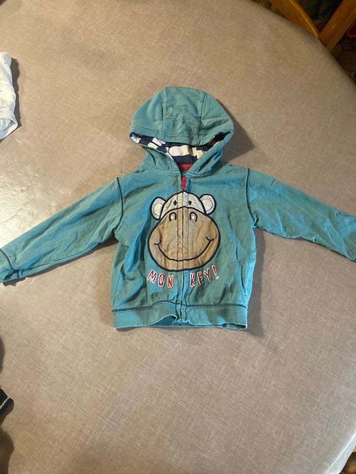 Sweat à capuche vert Monkey – M&S – 12-18 mois