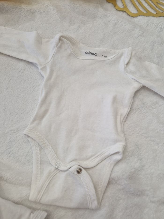 Lot de 4 bodies longues manches 1 mois - photo numéro 5