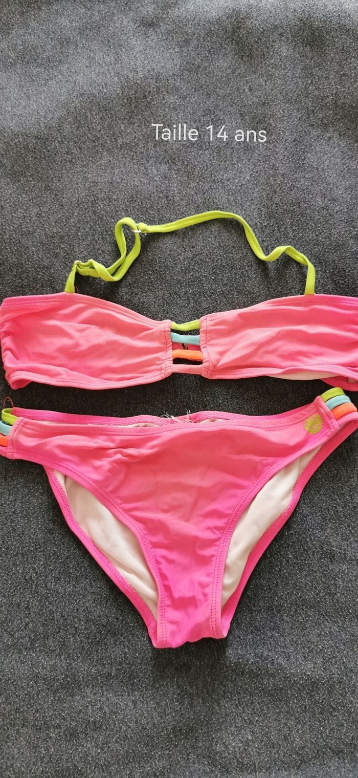 Maillot de bain taille 14ans