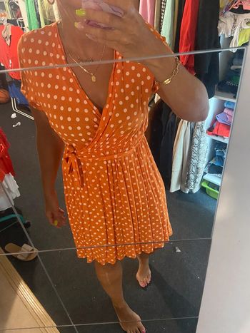 Robe à pois orange