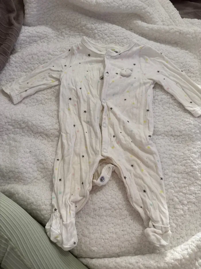 Pyjama fin tape à l’œil 1 mois