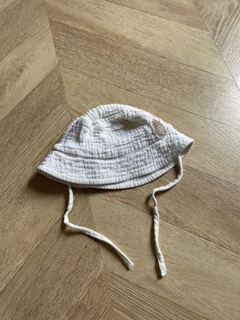 Chapeau bébé taille 43 avec ananas