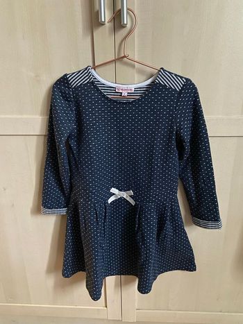 Robe bleu et blanche à pois 6 ans U Essentiel en parfait état