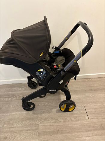 Poussette doona noir