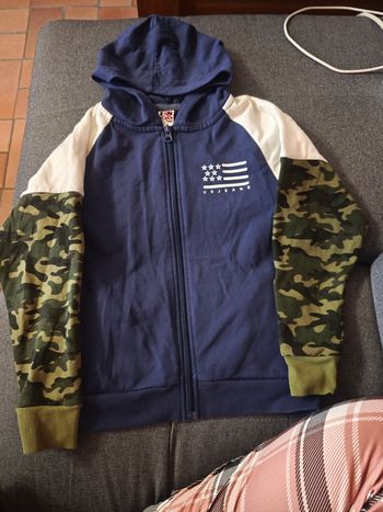 Veste/sweat à capuche zippé taille 8 ans 