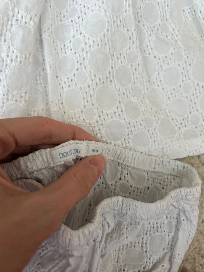 Robe blanche à dentelle manches courtes et culotte assortie - bout chou - 9 mois - photo numéro 4