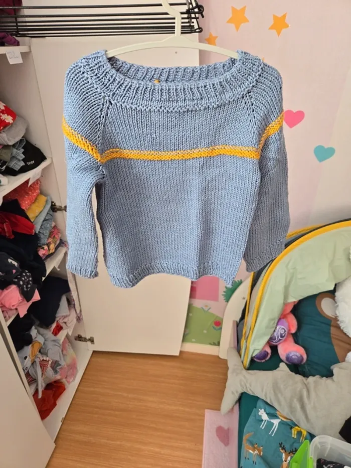 Pull garçon fait main taille 4 ans - photo numéro 2