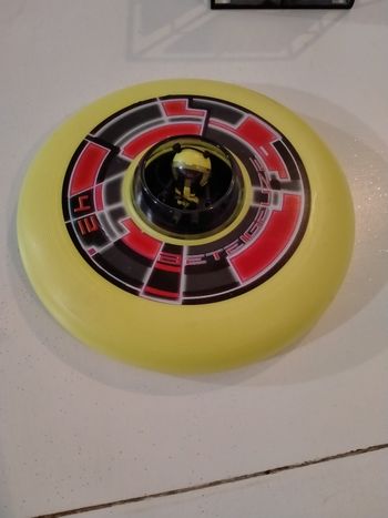 Spationaute avec soucoupe volante