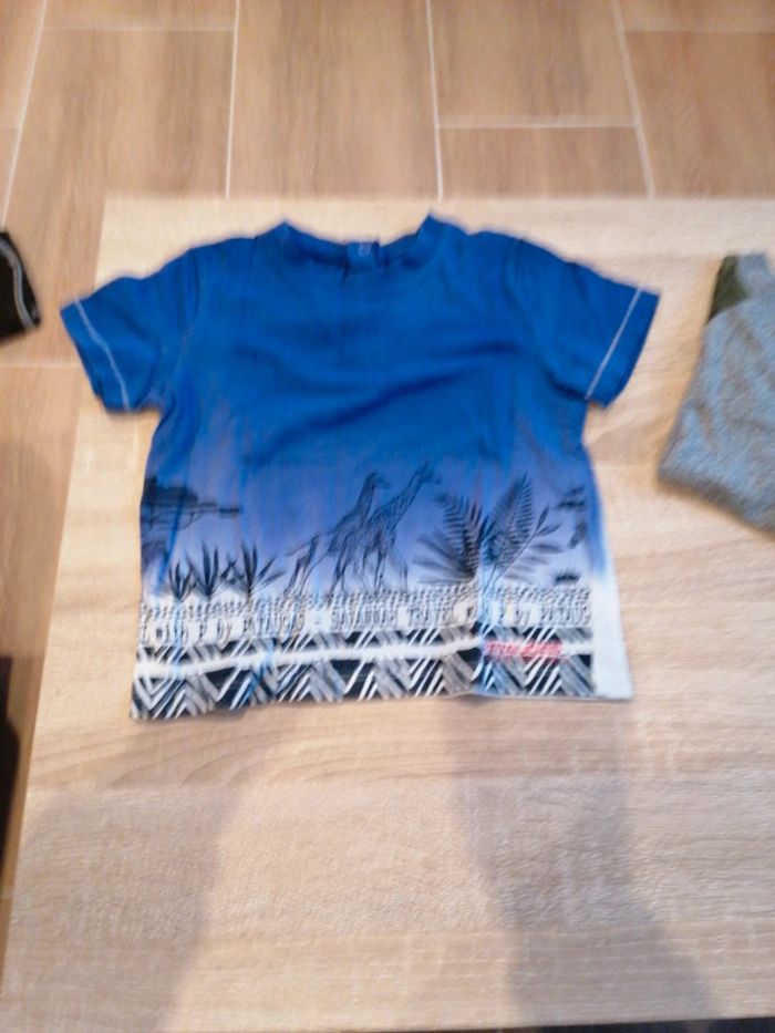 1 tee shirts et 1 ensemble - photo numéro 2