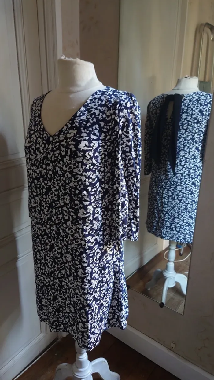 Robe fleurie Promod T34 fluide noire et blanc