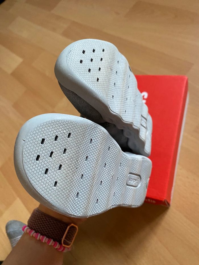 Chaussons Superfit Taille 24 - photo numéro 7