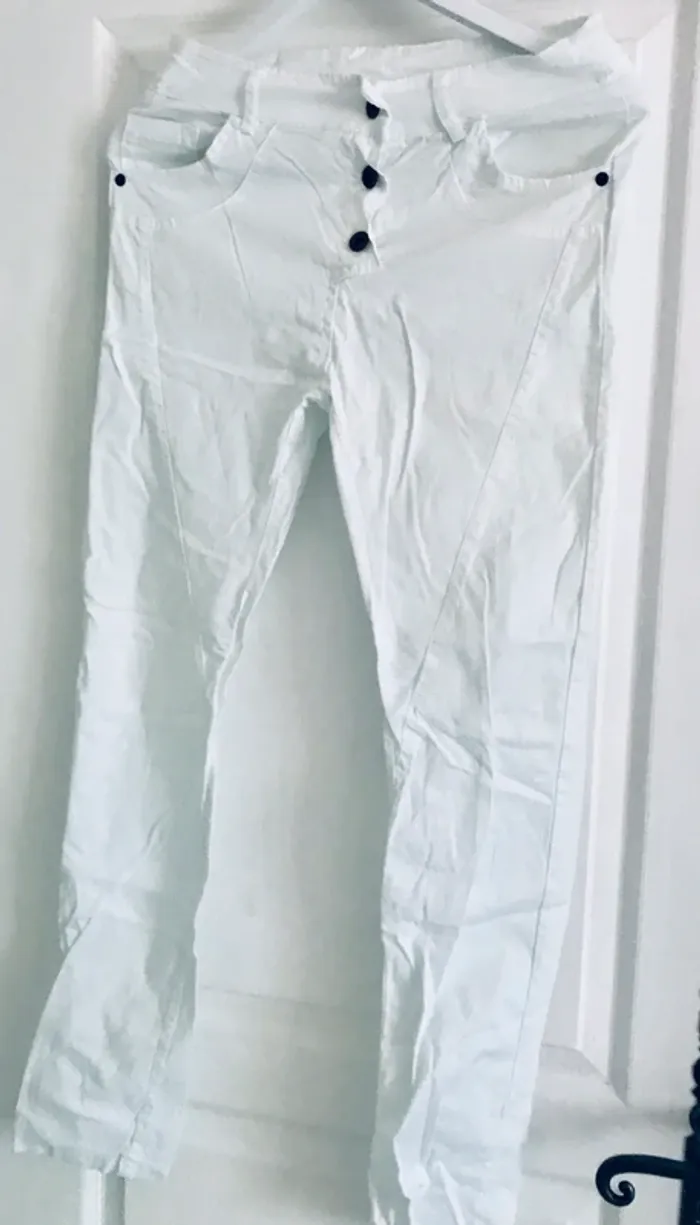# pantalon été fin blanc, neuf, taille 36#