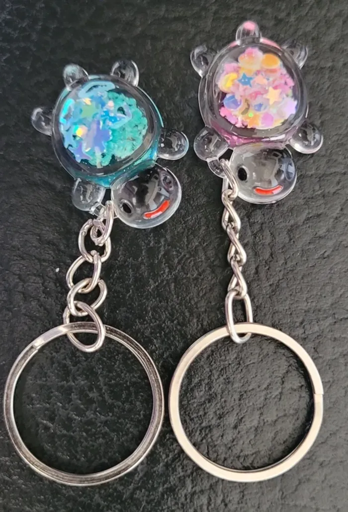 Lot de deux porte-clés tortues fluorescentes - photo numéro 2